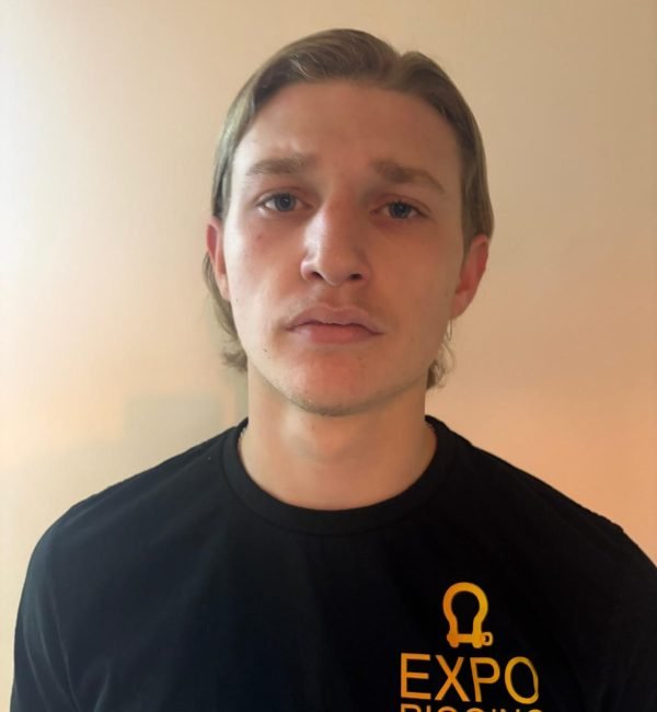 7DEE5C7C-82BB-4525-B8EA-2A5B72081F22